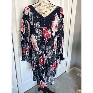 CW Classics Womens Navy Floral Pleated V Neck‎ Embellished Tunic Top 4X Flair